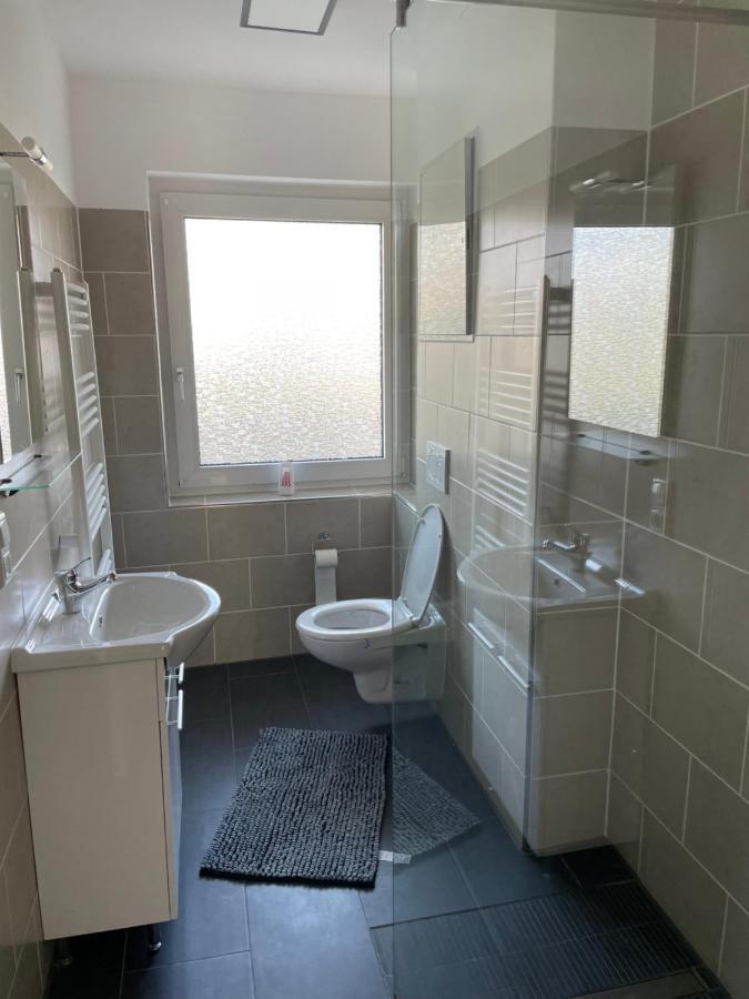 Estrella24 Living Rooms Chicago Remscheid Esterno foto